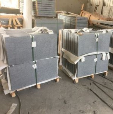 Zaščita za bazen iz črnega granita Ken