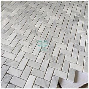 Marmorni mozaik Bianco Carrara iz ribje kosti