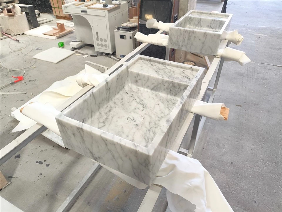 Bianco Carrara bele majice za nečimrnost